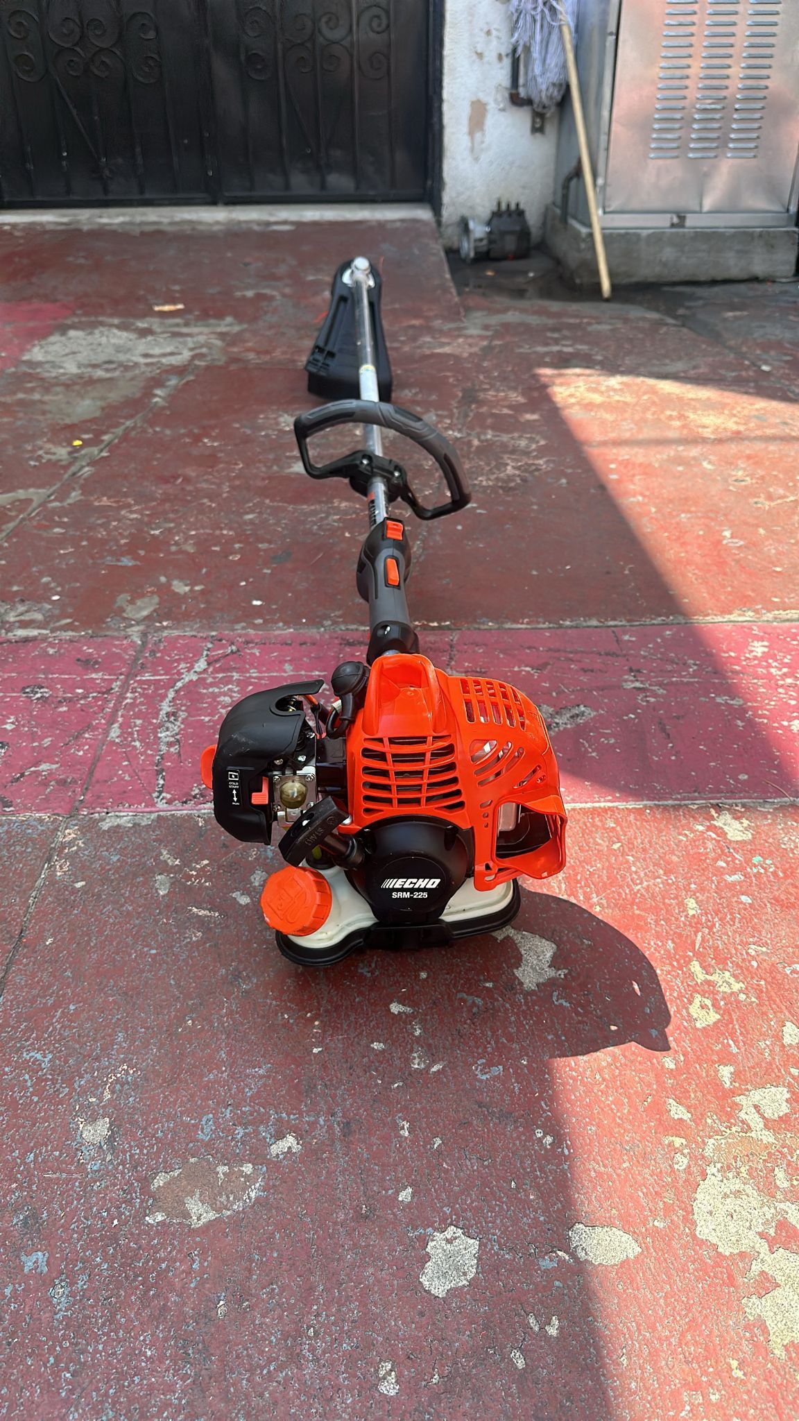ECHO SRM-225 21.2 cc Gas 2-Stroke Straight Shaft String Trimmer