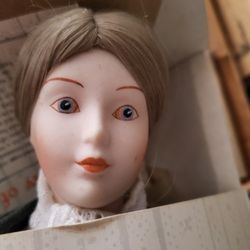 New Cecily Of Virginia Franklin Mint Porcelain Collector Doll 