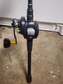 Phenix ftx series feather casting pole with shimano corado 201hg left hand Baitcaster Reel 7ft 10-25lb lure wt 1/4-2oz with braid line on it Nice set 