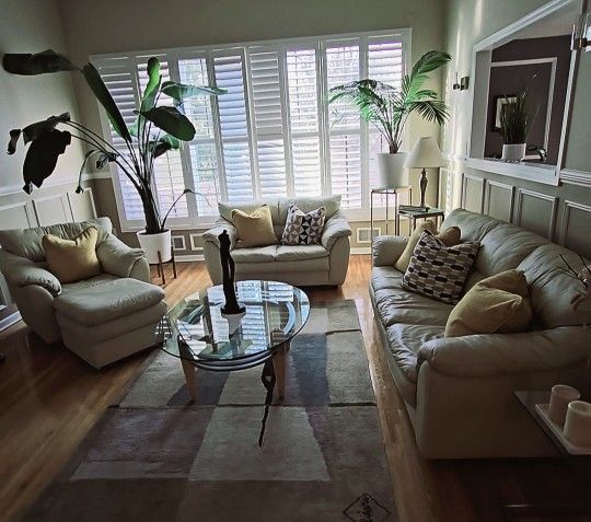 Beautiful 5 PC Italian Sofa Set