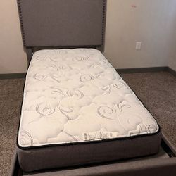 Twin Bed With Mattress And Comforter 
