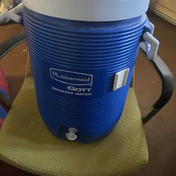 Rubbermaid 5 Gallon Water Cooler- Read Description 