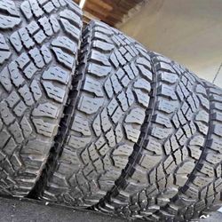 275 70 R 18 Goodyear tires en perfectas condiciones de Vida