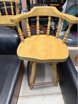 Free bar stool