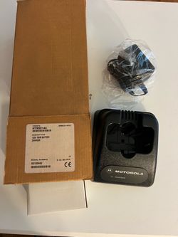 MOTOROLA HTN9014C 120V 10HR BATTERY CHARGER