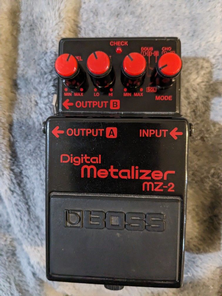 Boss MZ-2 Digital Metalizer Pedal