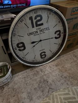 Large statement clock