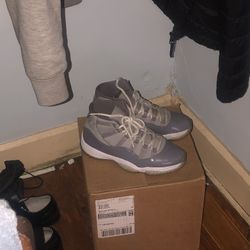 Air Jordan 11 Retros (Cool Grey)
