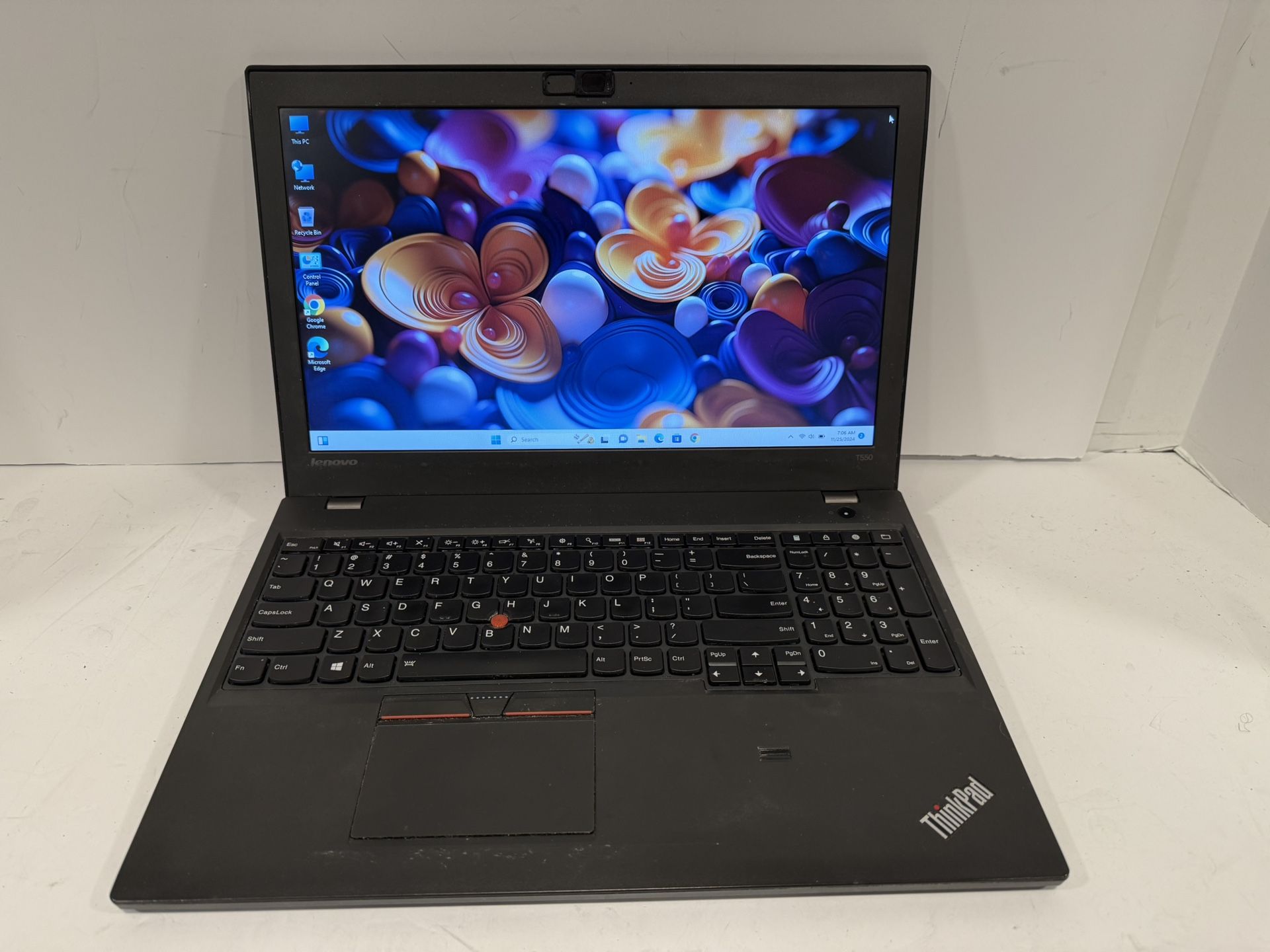 Lenovo T550, Intel Core I7, 2.60 GHz, 8 GB RAM, 250 GB SSD, Wireless Wifi, Webcam, Mini Display Port, SD Reader, Windows 11 Pro, Office 2019