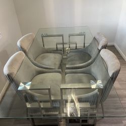 Glass Dinning Table 