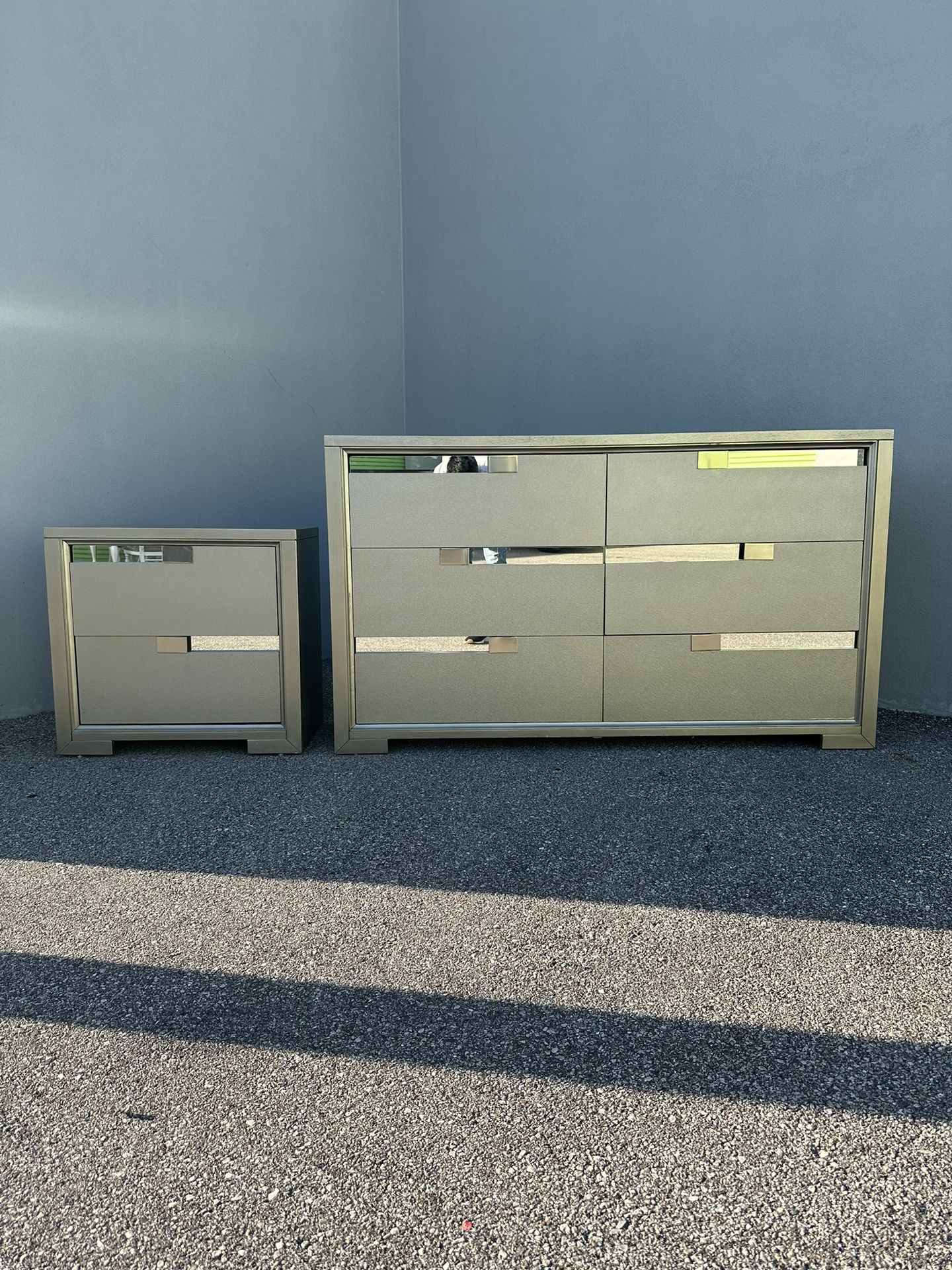 Bedroom set (FREE DELIVERY)