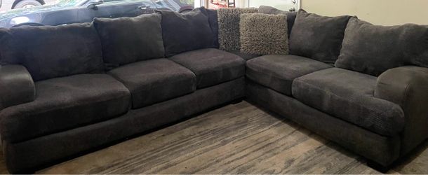 Skyline Park Gray Rooms to Go 2-piece sectional
