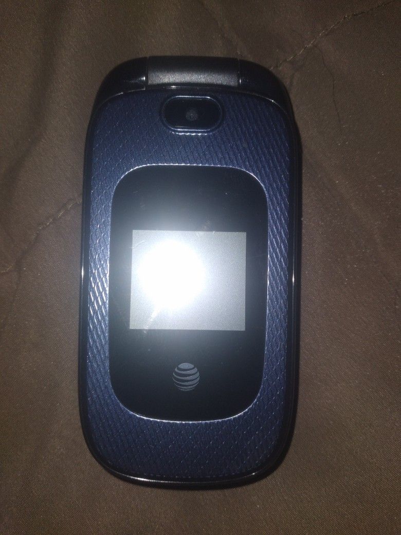 Like New AT&T ZTE Flip Phone