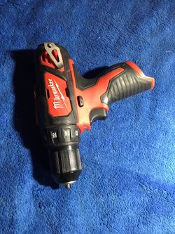 Milwaukee M12 Drill, runs great.. only 20 mañana 💥💥👍🏽