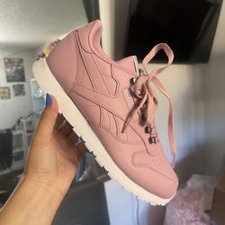 Pink Reebok 8W