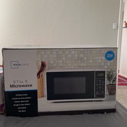  Mainstays Microwave  Size 0.7cu.ft