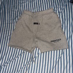 Essentials shorts size m