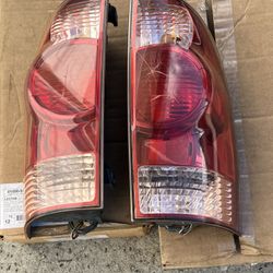 TOYOTA TACOMA LUZES TRASERAS ORIGINALES DE TOYOTA OEM AÑO 2005 AL 2015 El Par $30  
