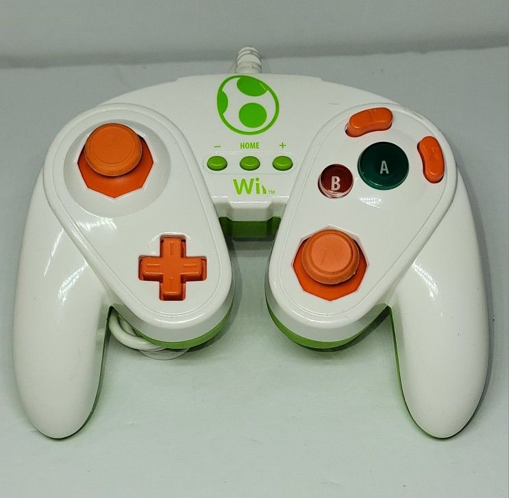 Yoshi Controller Fight Pad Super Smash Bros Nintendo Wii/Wii U 085-006