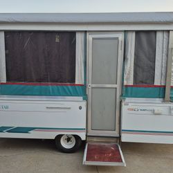 Super Clean 1995 Coleman Pop Up Trailer