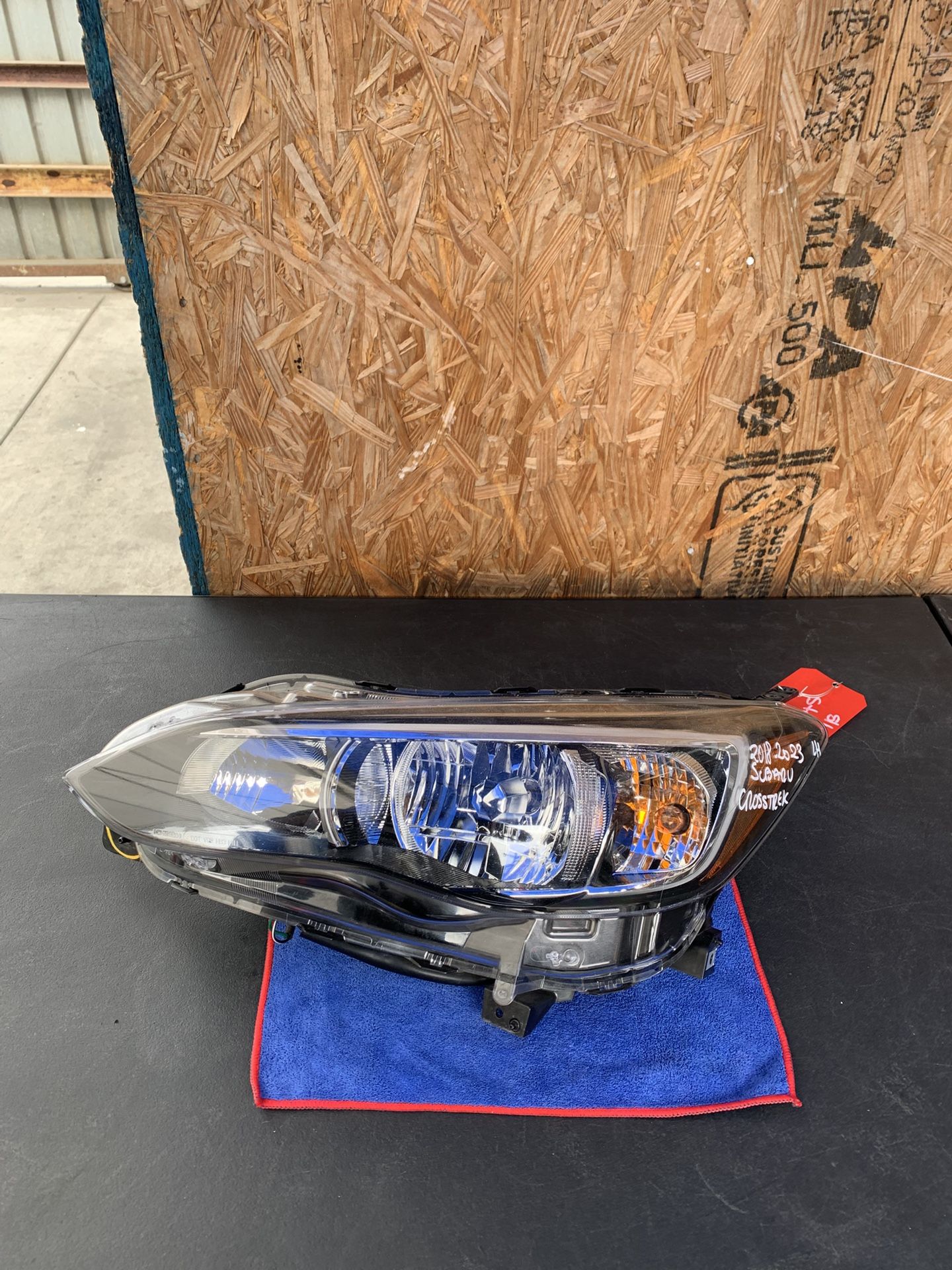 2018 2019 2020 2021 2022 2023 SUBARU CROSSTREK LEFT SIDE HEADLIGHT OEM USED