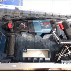 Bosch Bulldog Extreme Hammer Drill