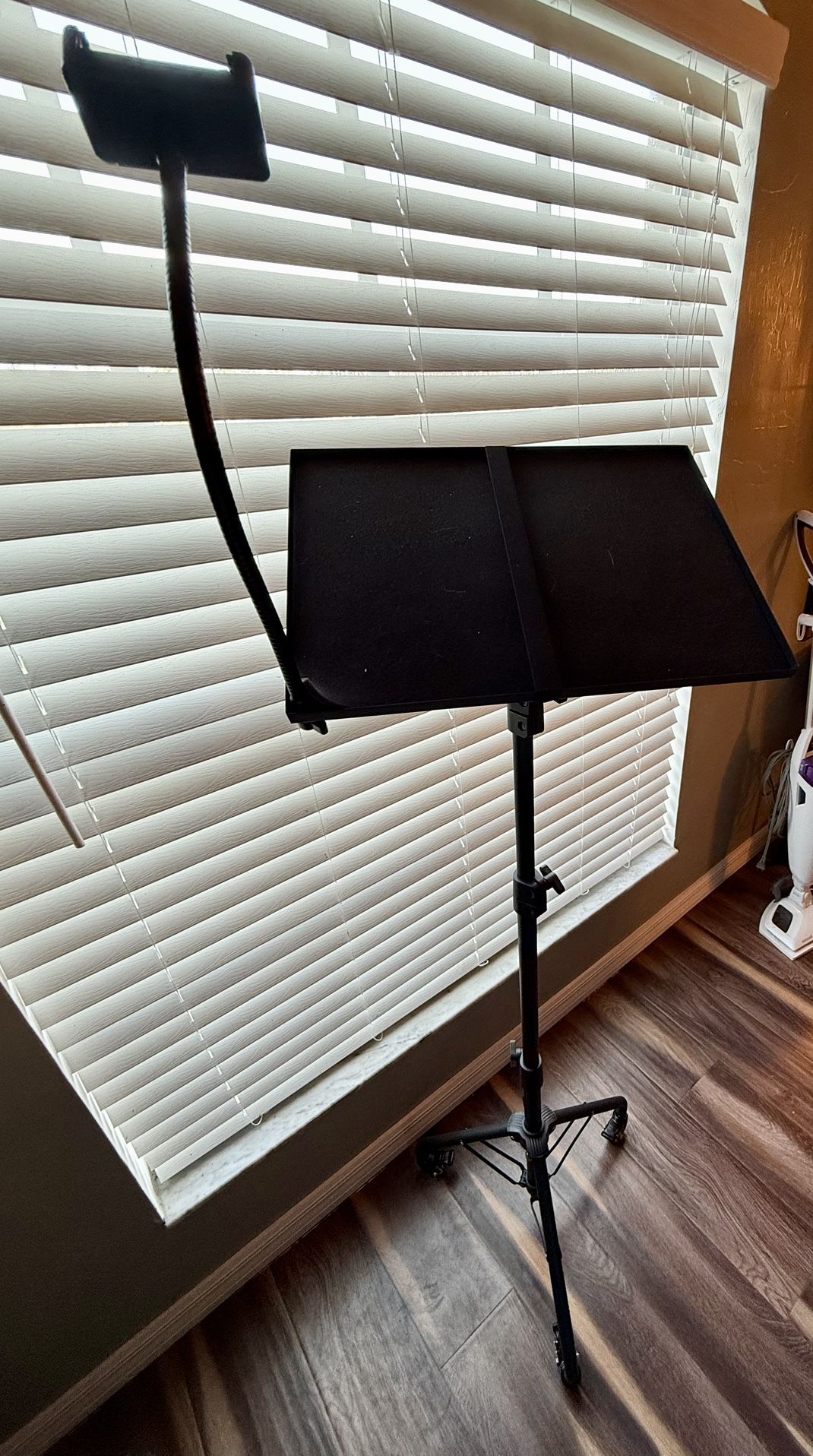 Projector Stand With Phone Mount