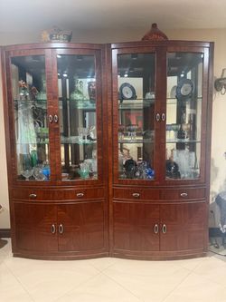 Schnadig china cabinet