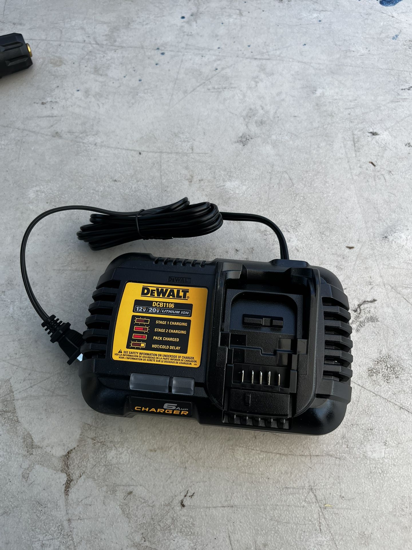 DEWALT 6 Amp Battery Charger