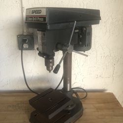 Drill Press , Central Machinery 5 Speed, 13 MM, Bench, Great Condition, Very Clean, Works Great! 