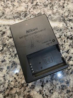 Nikon MH-27 battery charger
