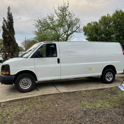 2011 GMC Savana