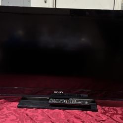 Sony Bravia 32 In LCD Digital HDMI Colored TV