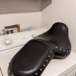 KAWASAKI SEAT STUDDED OEM VN900 VULCAN MOTORCYCLE SEAT PART 53066-0157