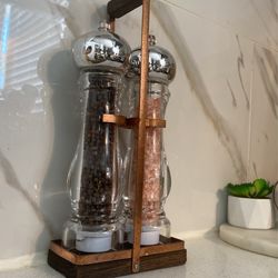 salt and pepper holders