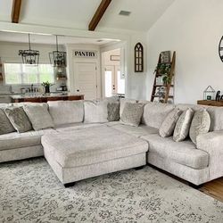Beautiful Cozy Deep Seated Stunning Sectional! 
