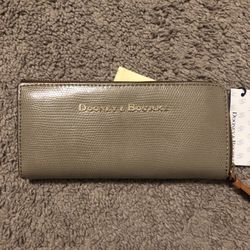 Dooney & Bourke Zippy Wallet $120 Obo