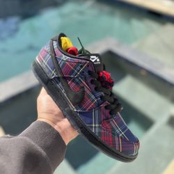 Nike SB Dunk Low “Nardwuar”