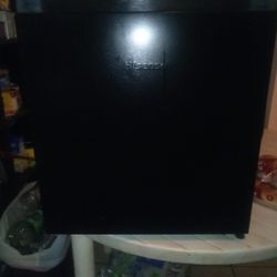 Hisense Frigerator Mini Like New $60 OBO