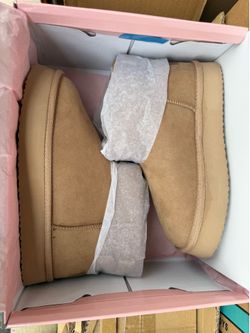 Brand new Juicy Couture boots