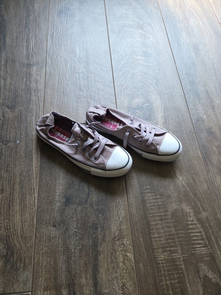 Converse All Star Tennis Shoes - Size 7