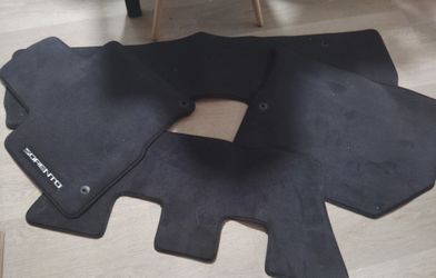 Kia Sorento Floor Mats Set