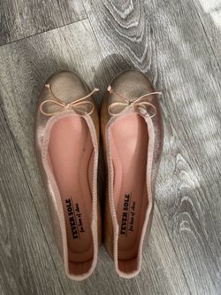 Feversole Gold Ballet Flats with Bow Detail