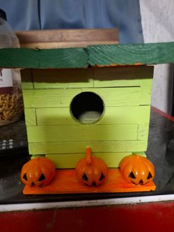 Halloween birdhouse