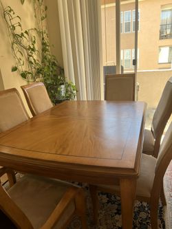 Dining Table for 6- Extendable To 8