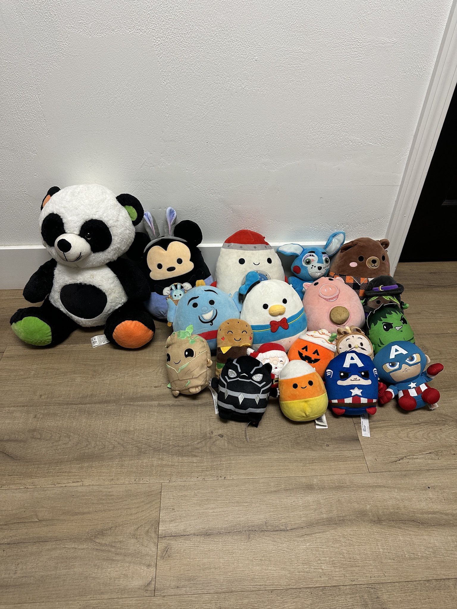 Bag of 19 Various Plushies