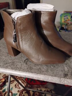 Woman's Boots