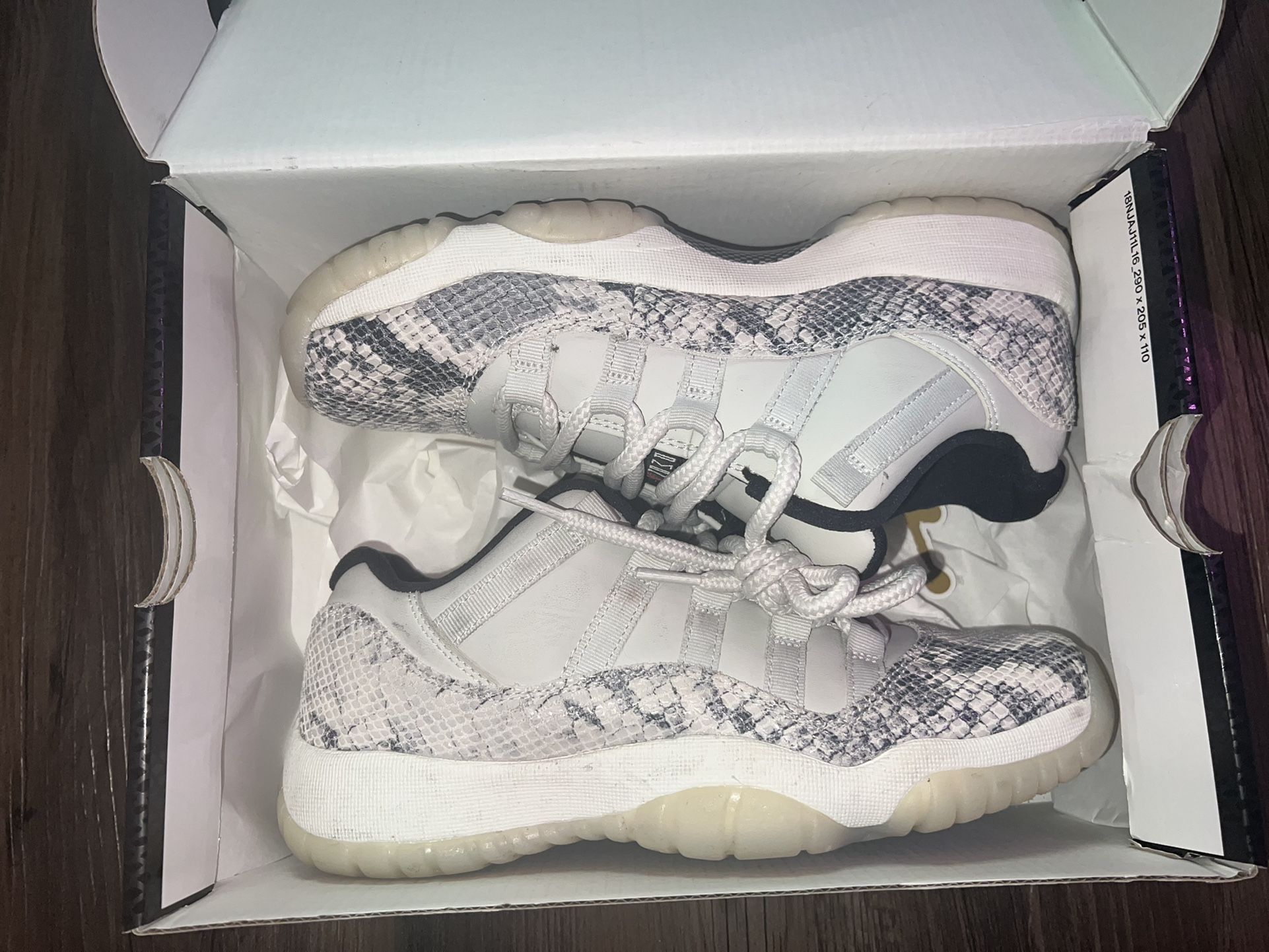 Air Jordan 11 Retro Low 'Light Bone Snakeskin'