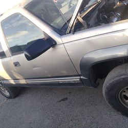 1999 Chevy Suburban K2500 4x4