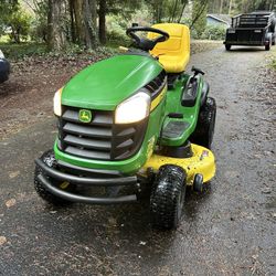 John Deere E130 Low Hours